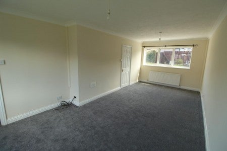 House Thackeray Walk in Wakefield