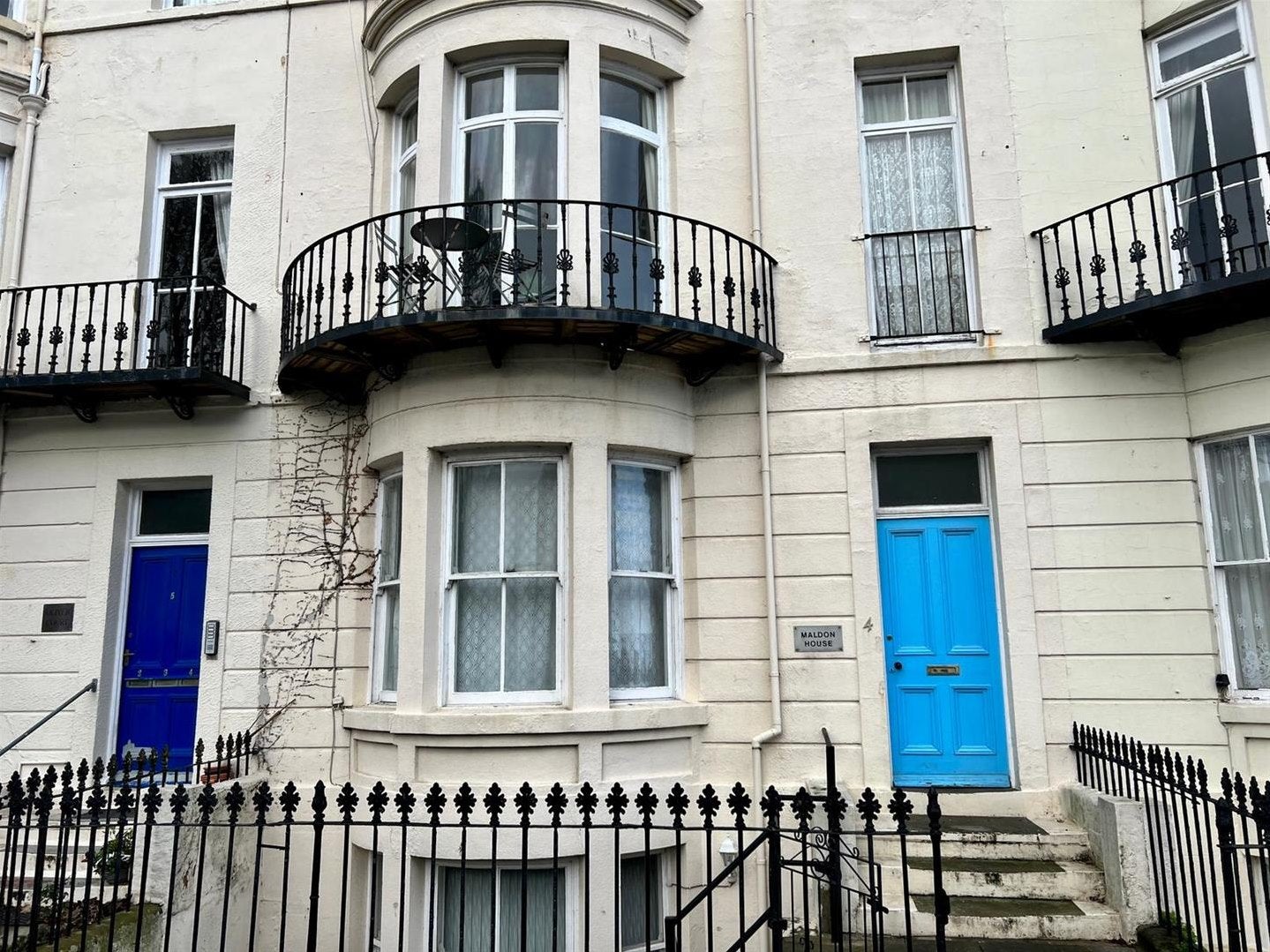 Flat Albion Road in Scarborough