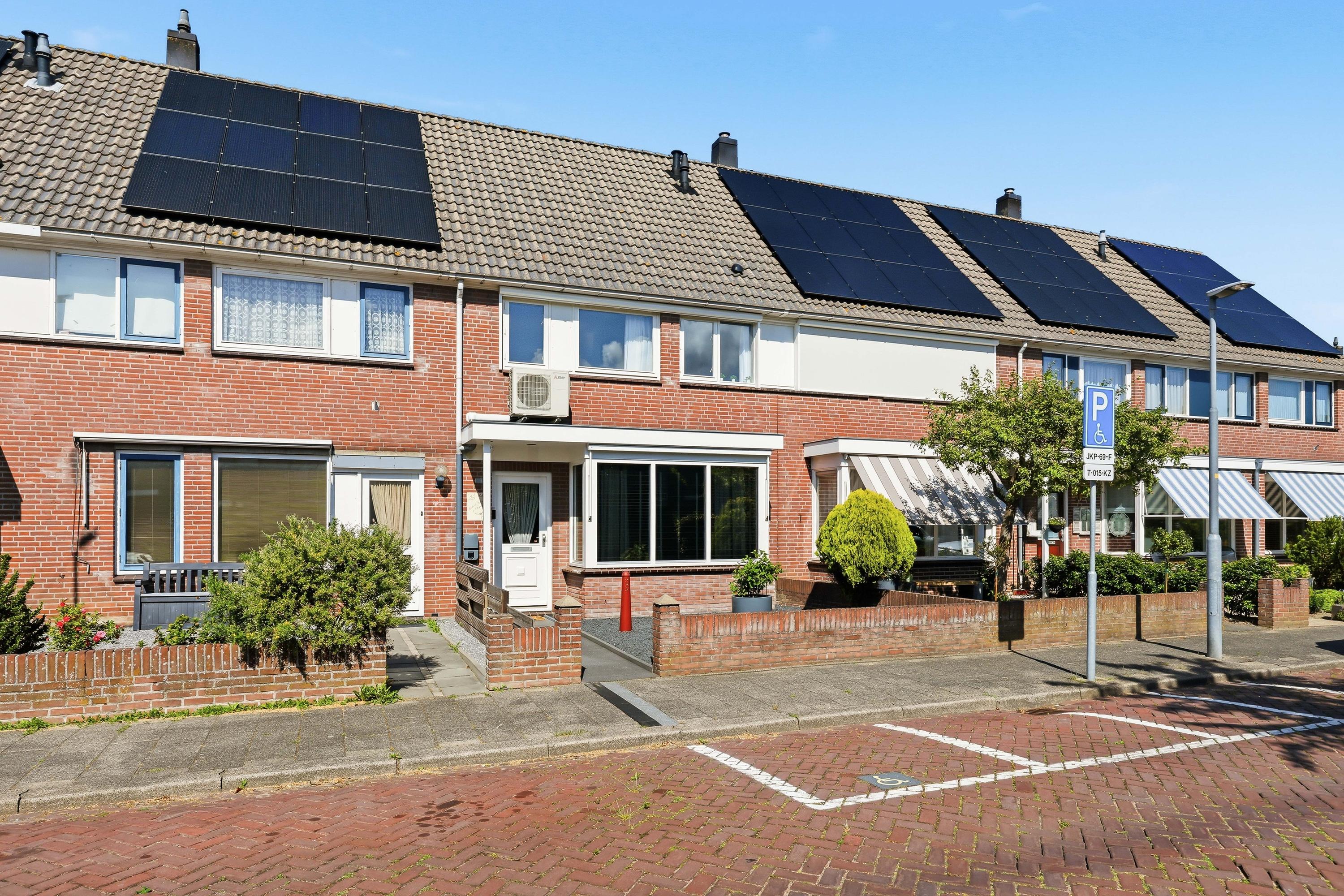 Aletta Jacobsstraat 132 in Heemskerk