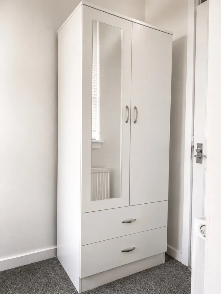 Room Ampers End in Basildon