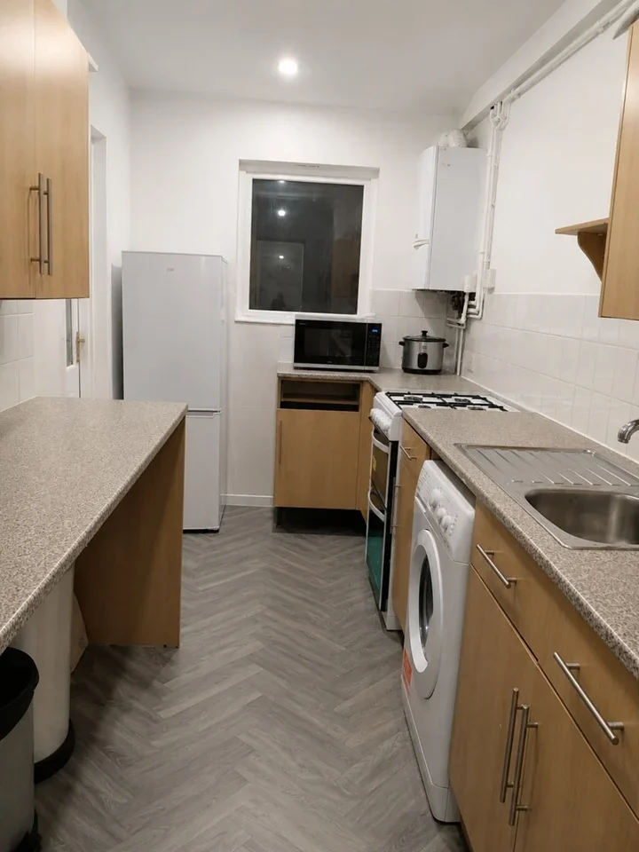 Room Ampers End in Basildon