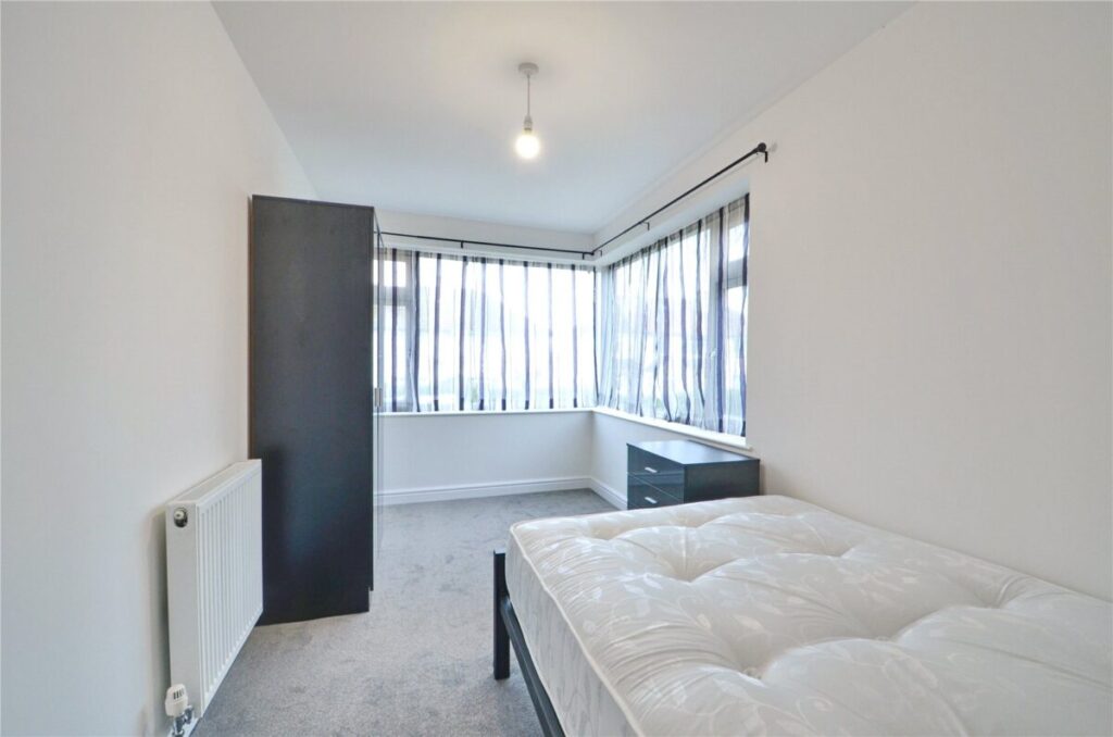 Flat Landseer Avenue in Bristol
