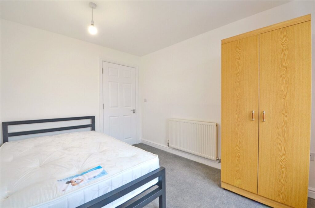 Flat Landseer Avenue in Bristol