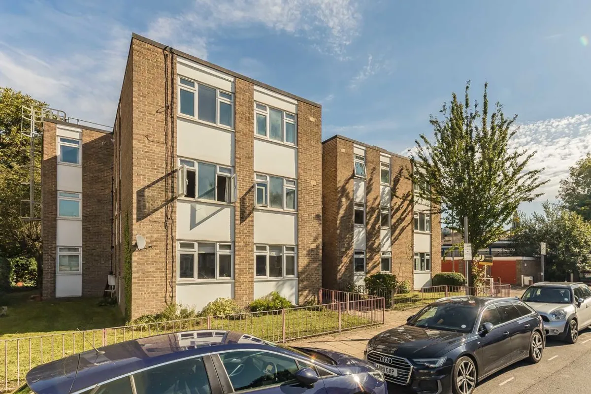 Flat Balham Park Road in Greater London