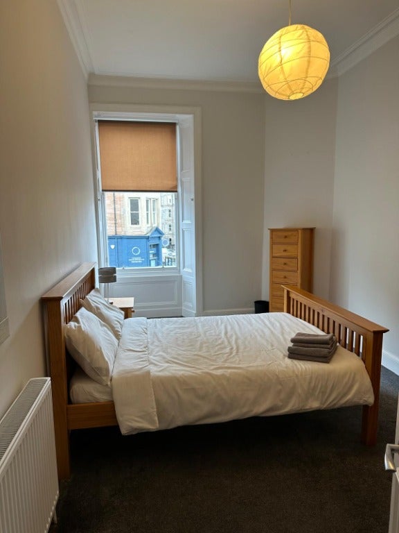 Flat Marchmont Road in City of Edinburgh