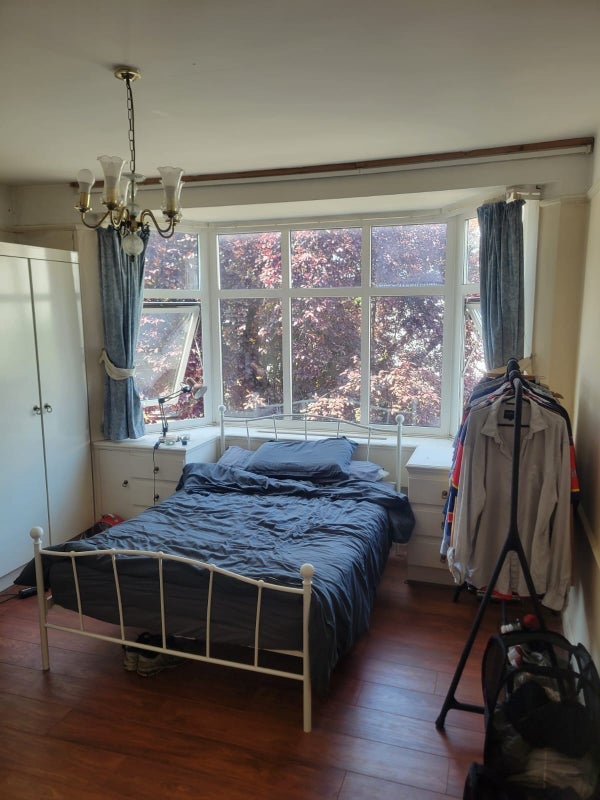 Room Parkthorne Road in Greater London