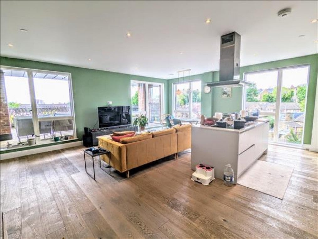 Flat Loampit Vale in Greater London