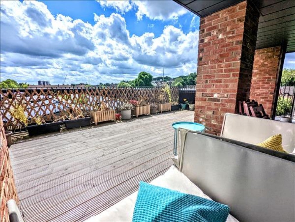 Flat Loampit Vale in Greater London