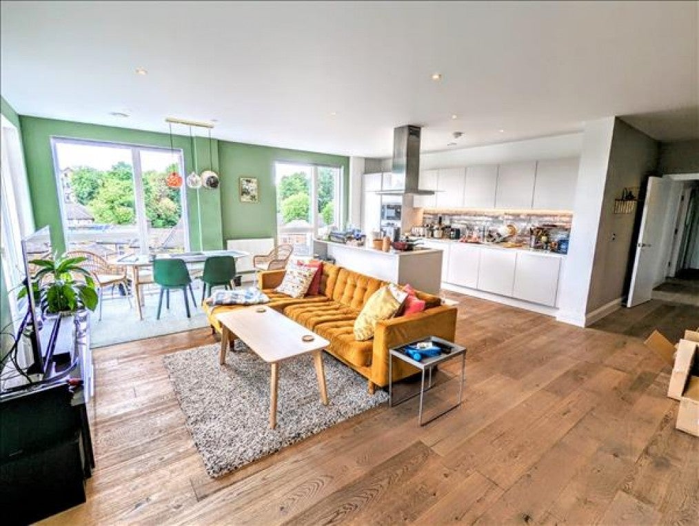 Flat Loampit Vale in Greater London