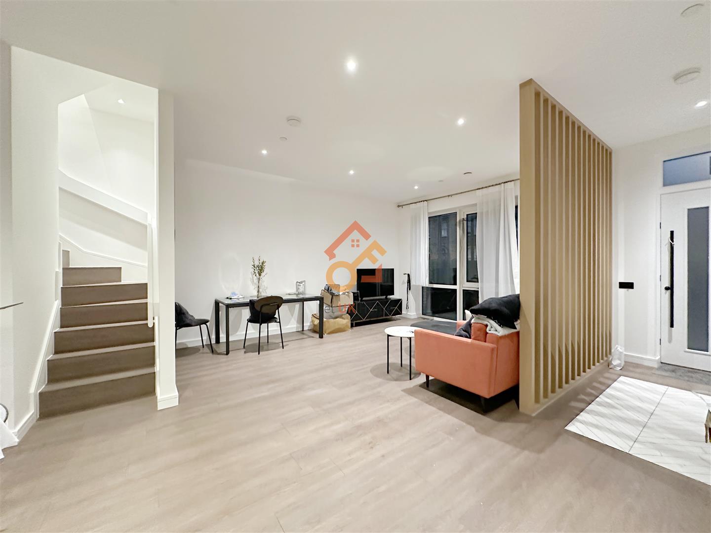Flat Leamore Street in Greater London