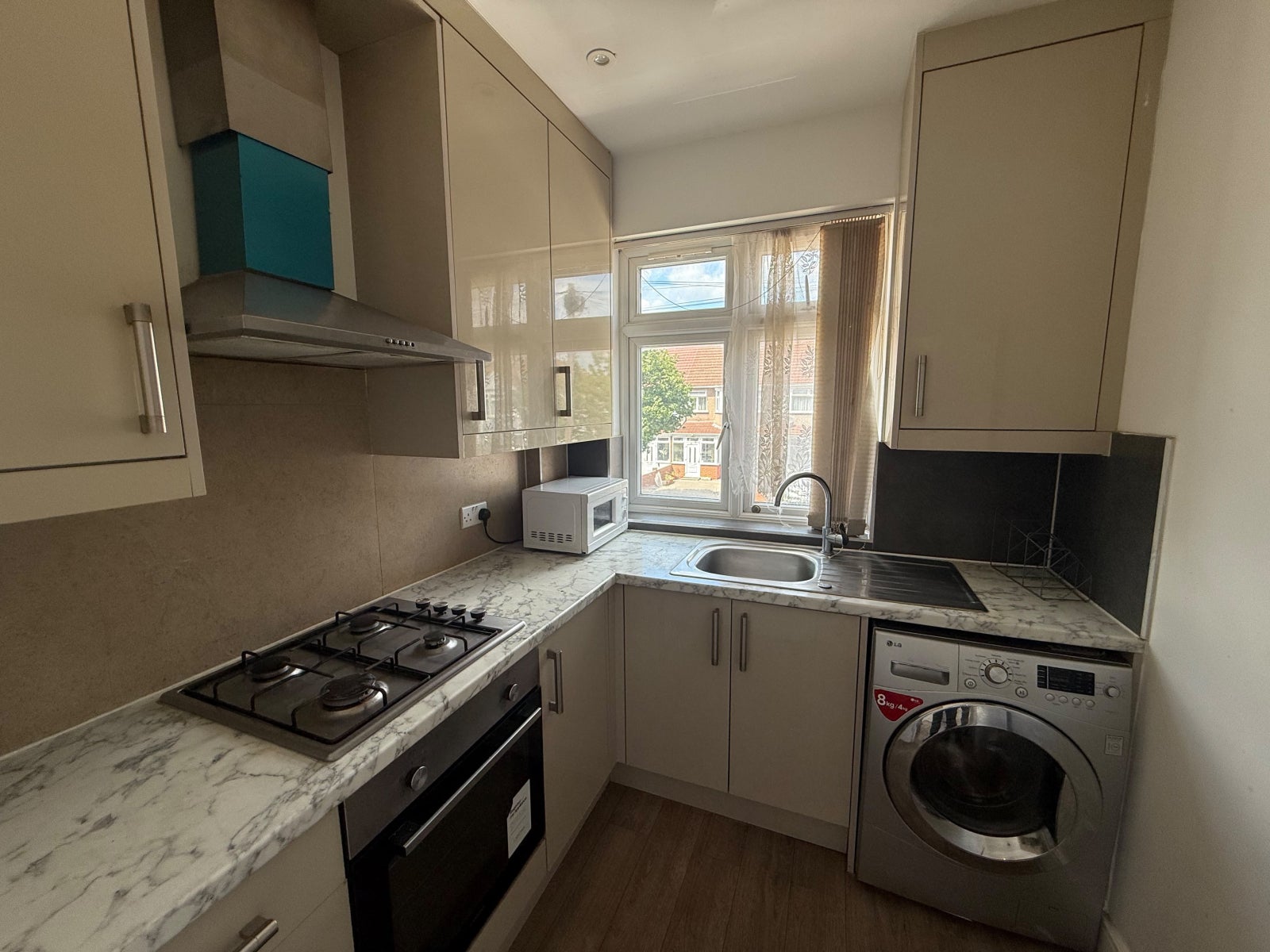 Flat Greenland Crescent in Greater London