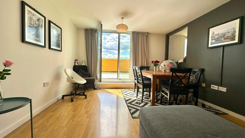 Room Swainson Road in Greater London