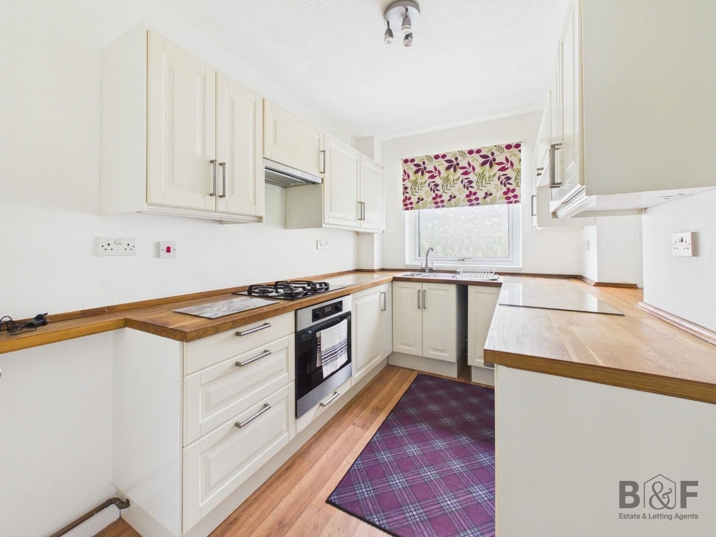 Flat Overnhill Road in Bristol