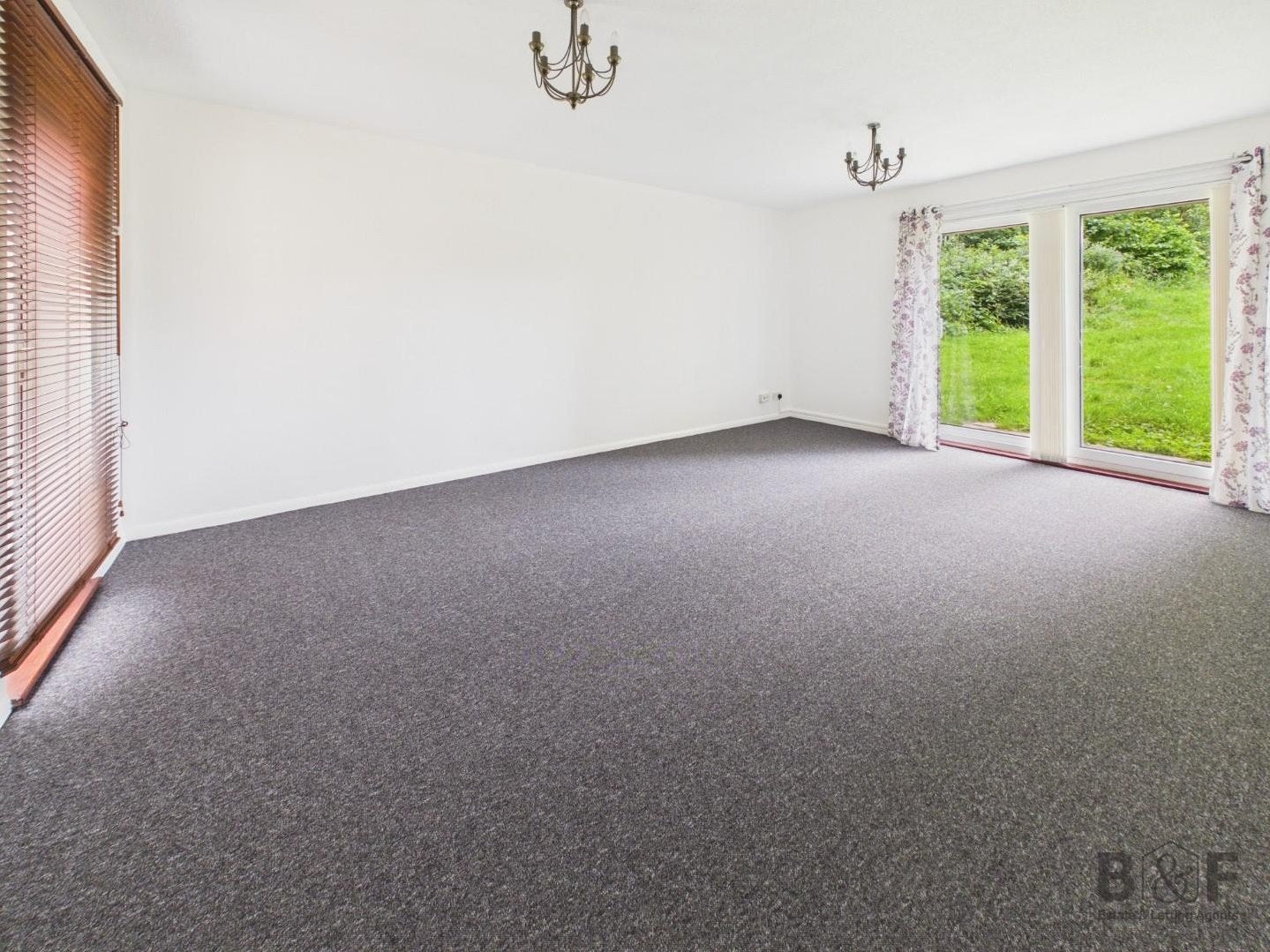 Flat Overnhill Road in Bristol