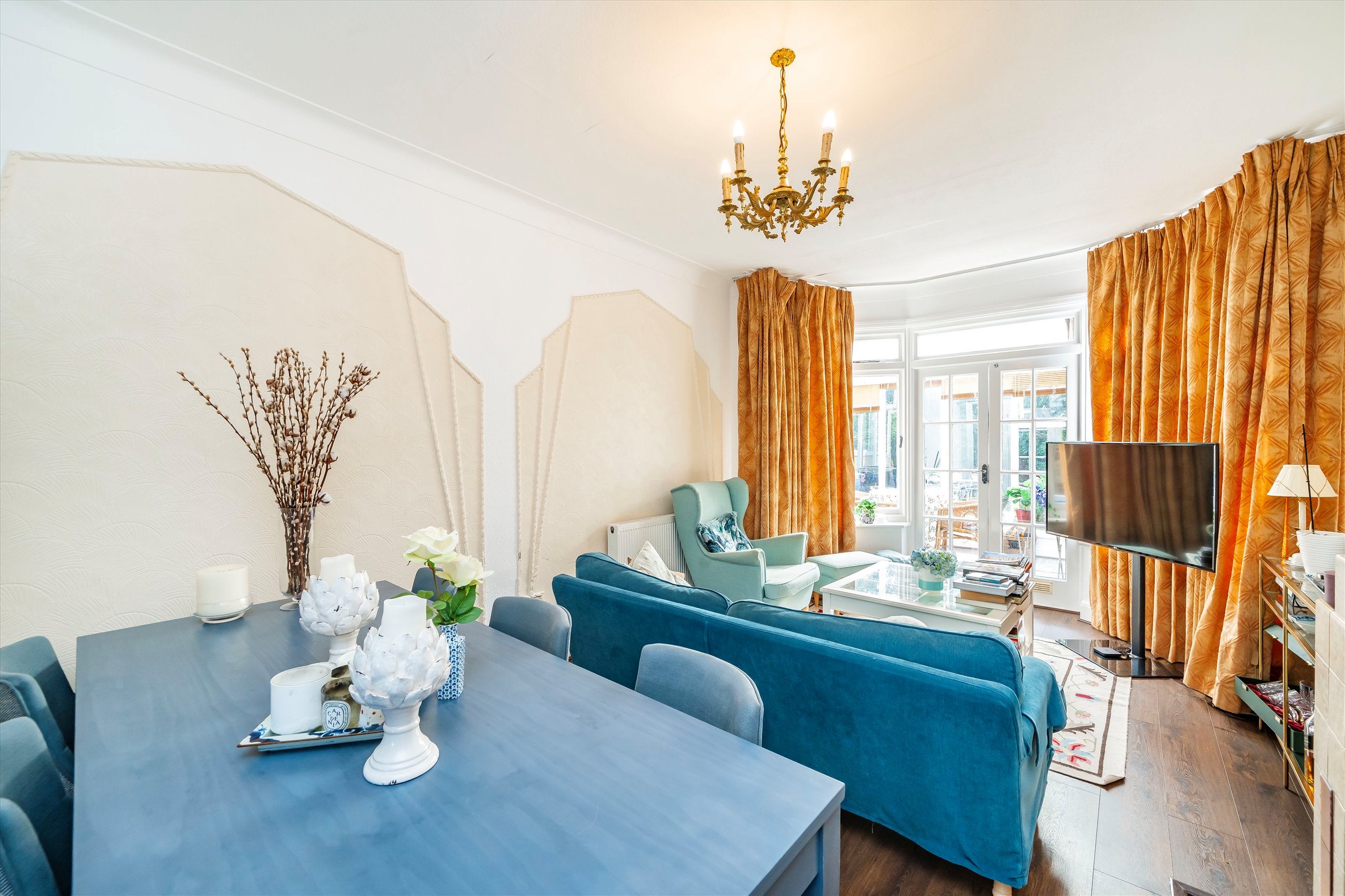 House Trevelyan Gardens in Greater London