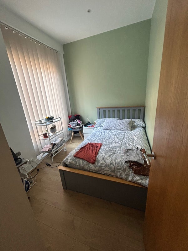 Room Peckham Grove in Greater London