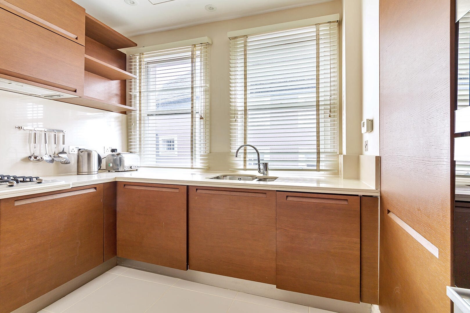 Flat Montpelier Street in City of Westminster