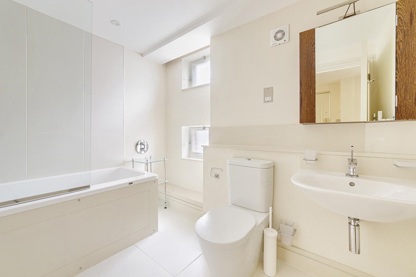 Flat Montpelier Street in City of Westminster
