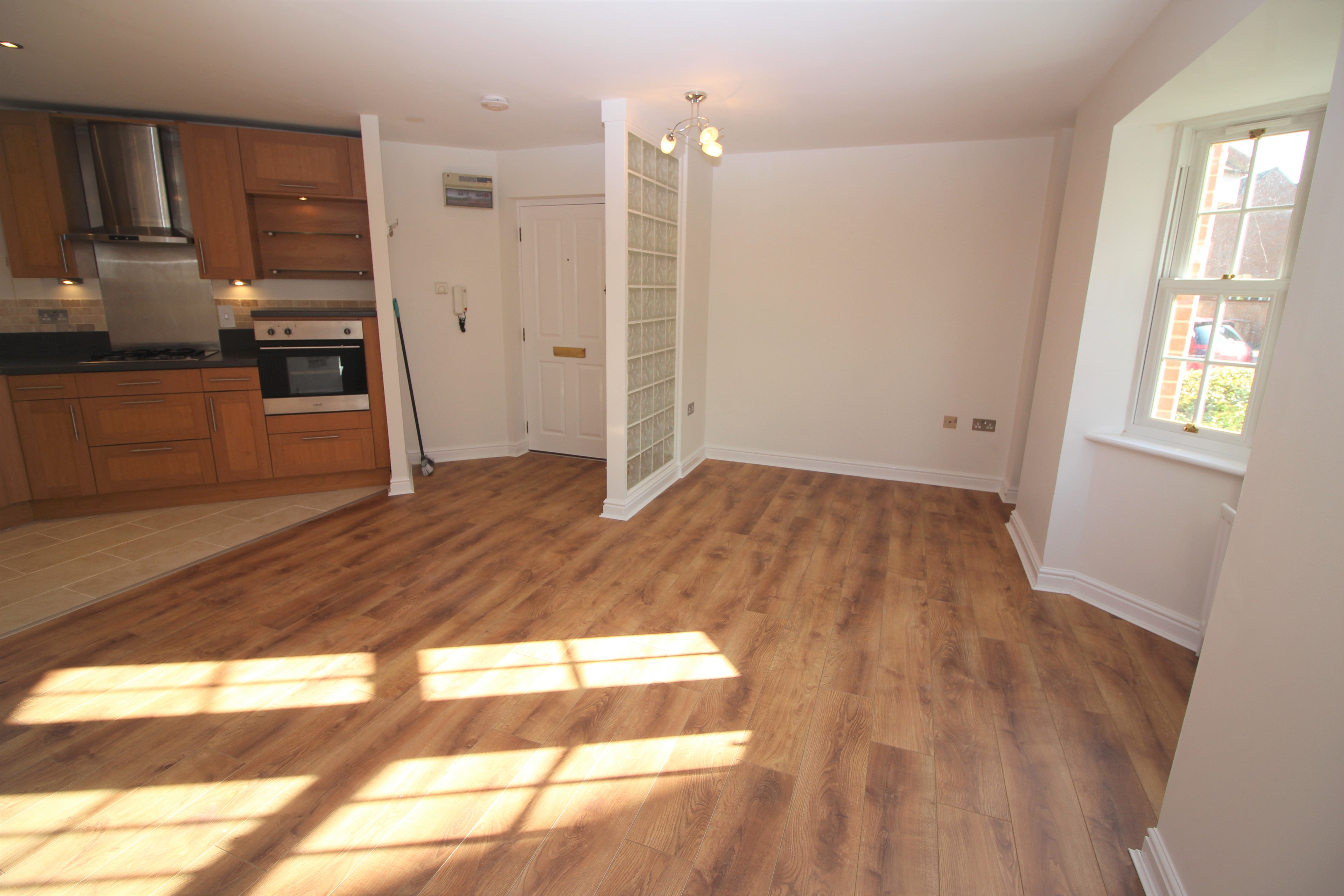 Flat Burnell Gate in Chelmsford