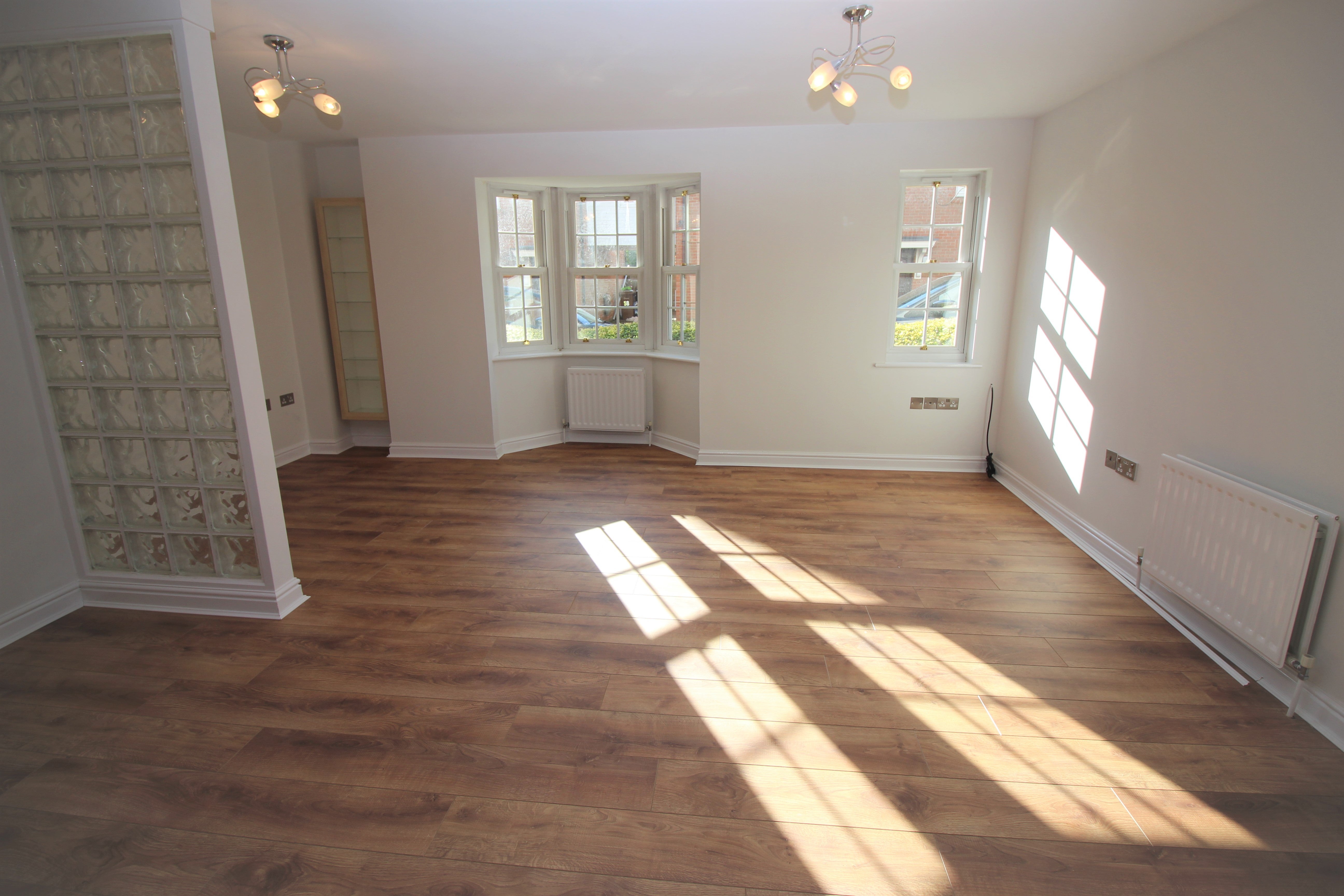 Flat Burnell Gate in Chelmsford