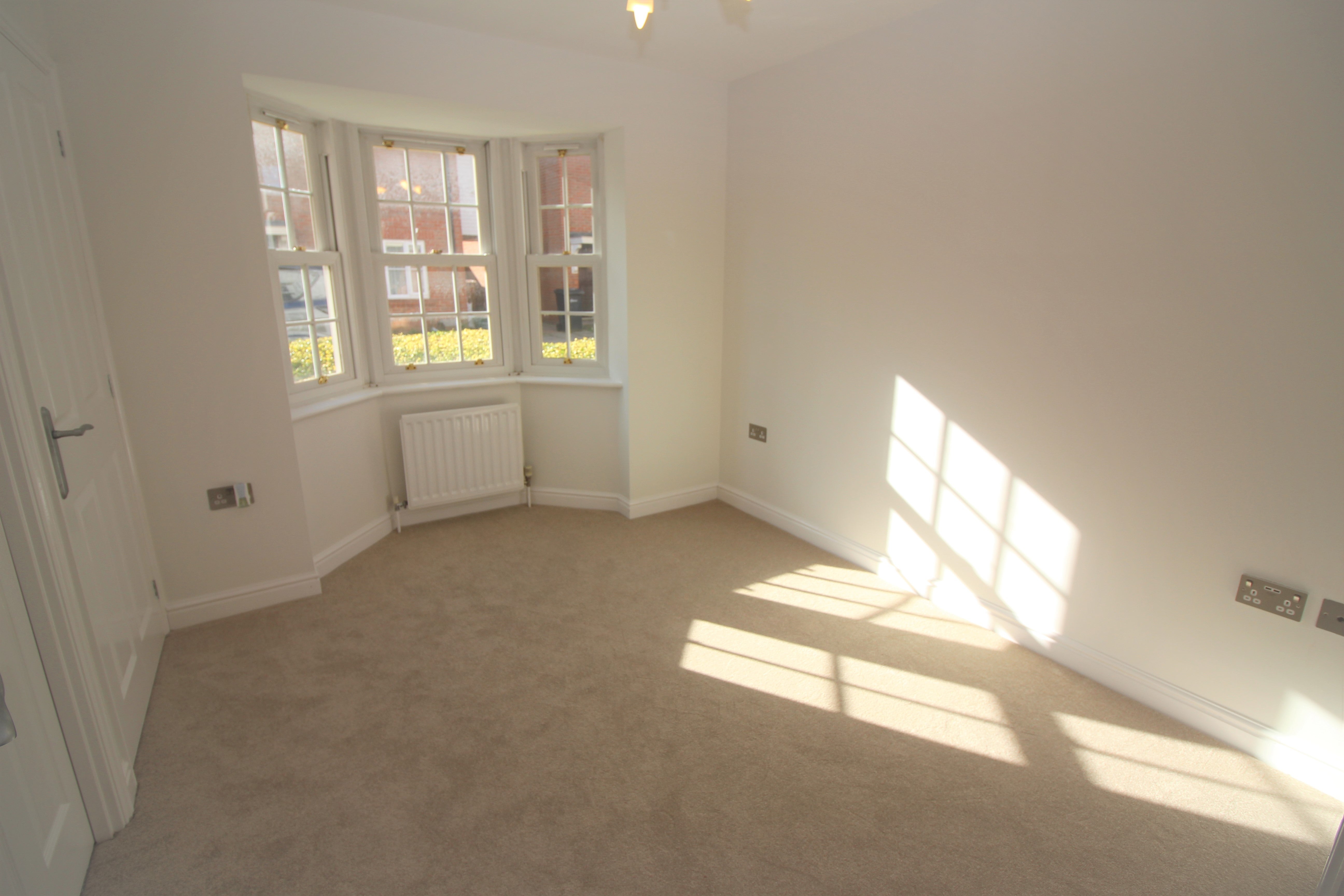 Flat Burnell Gate in Chelmsford