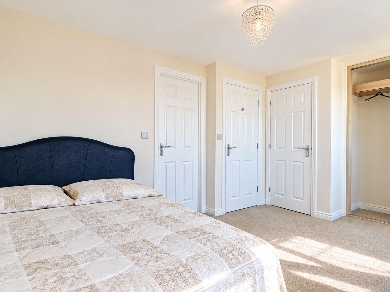 Room Wood Mead in Stoke Gifford