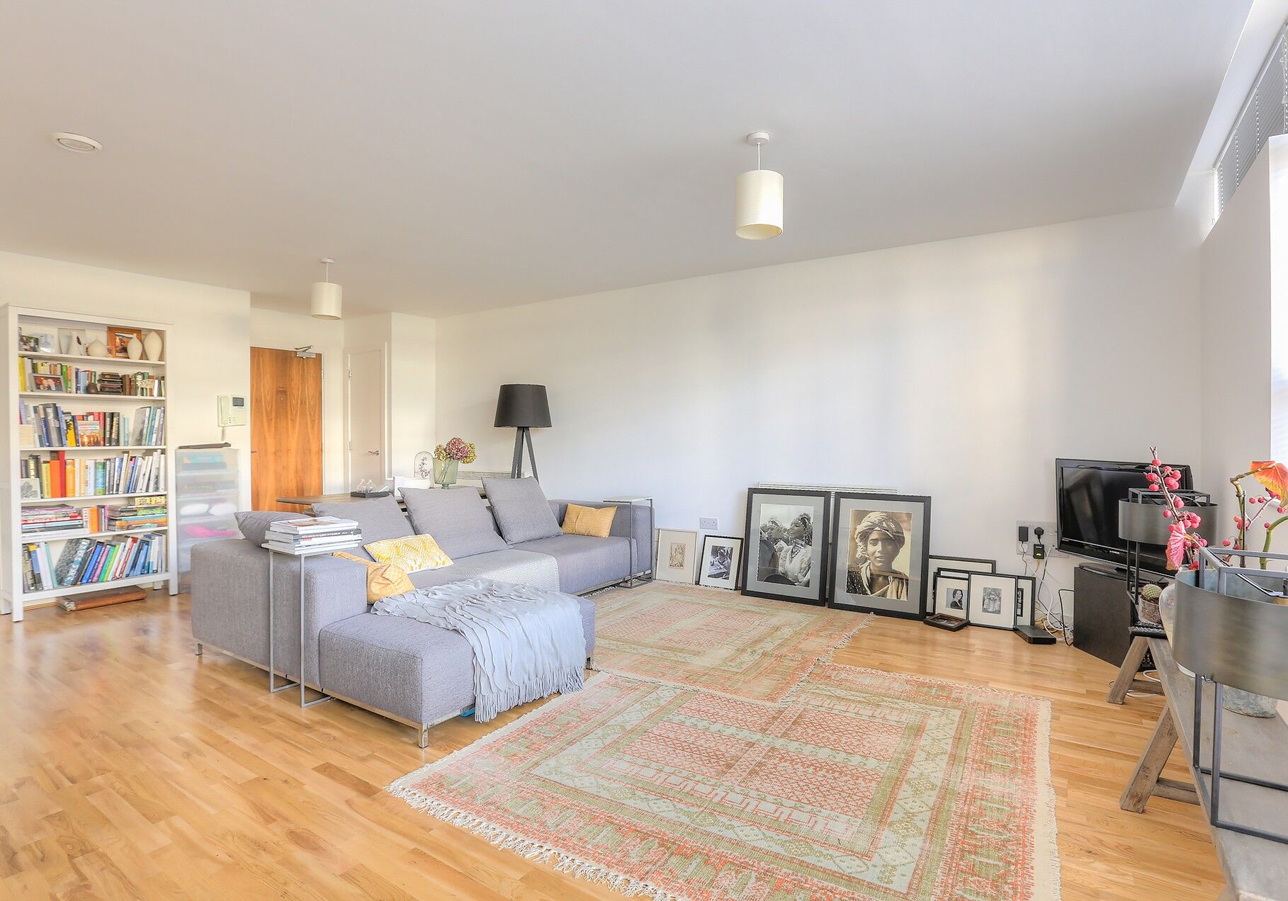 Flat Newsom Place in St Albans