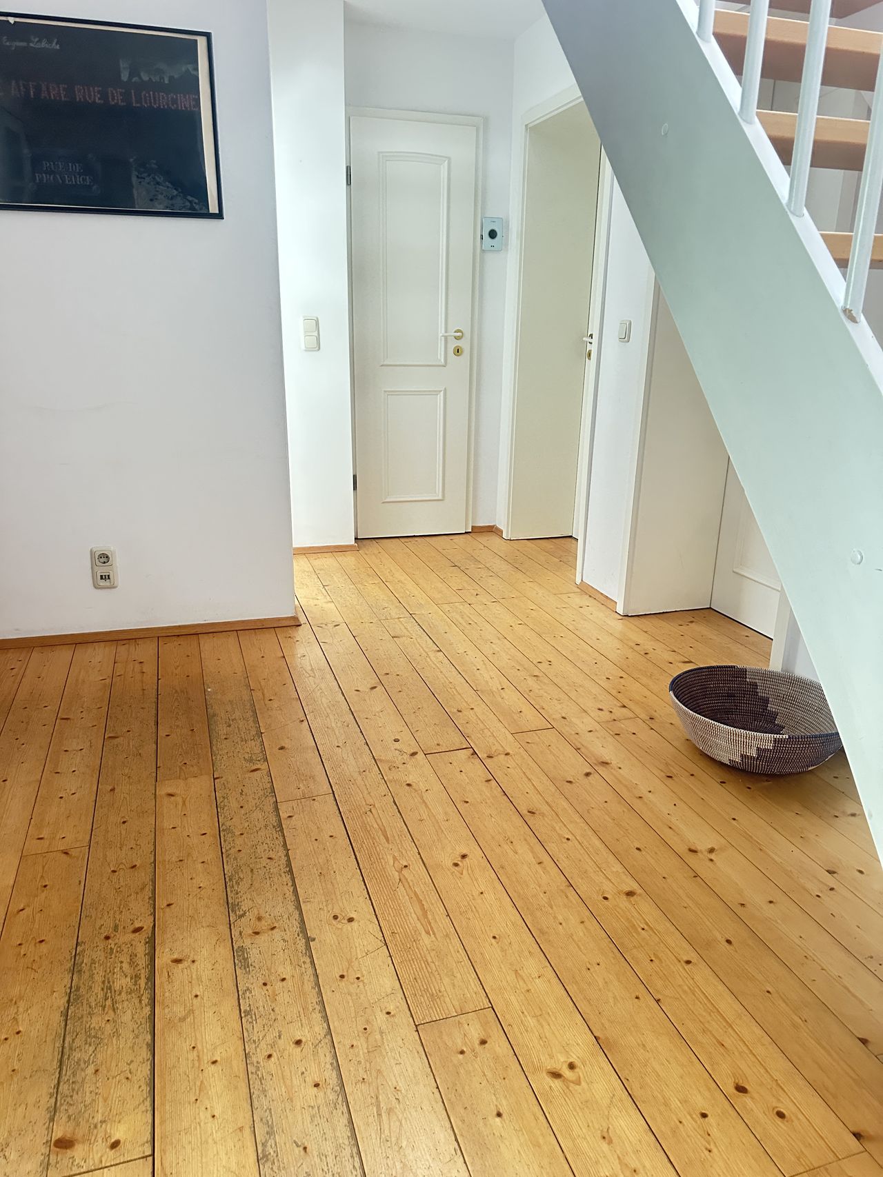 Zimmer Basaltstraße in Frankfurt am Main