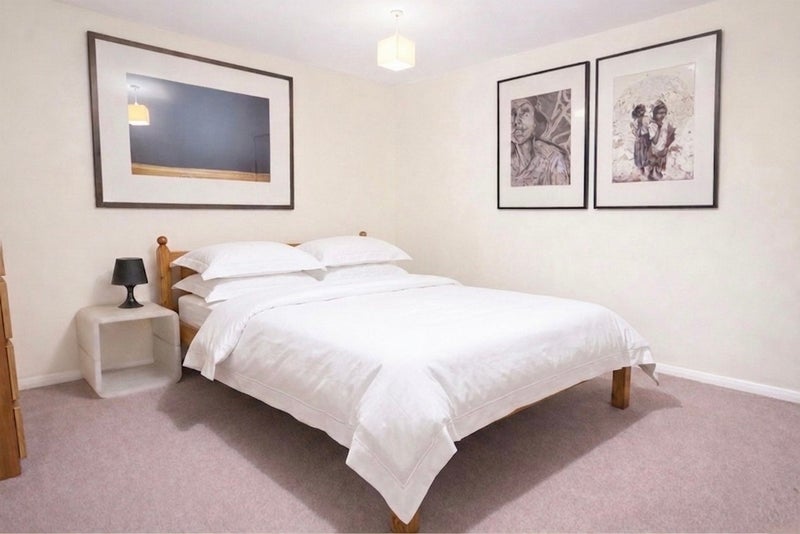 Room Crescent Lane in Greater London