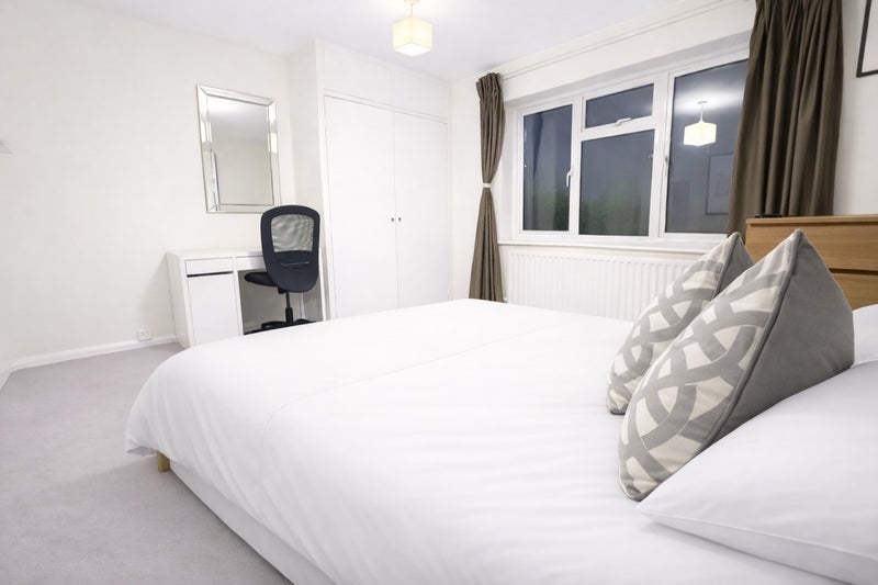 Room Crescent Lane in Greater London