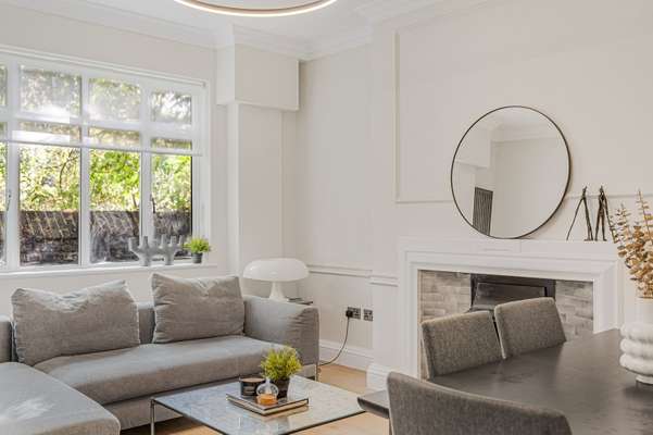 Flat Connaught Street in City of Westminster