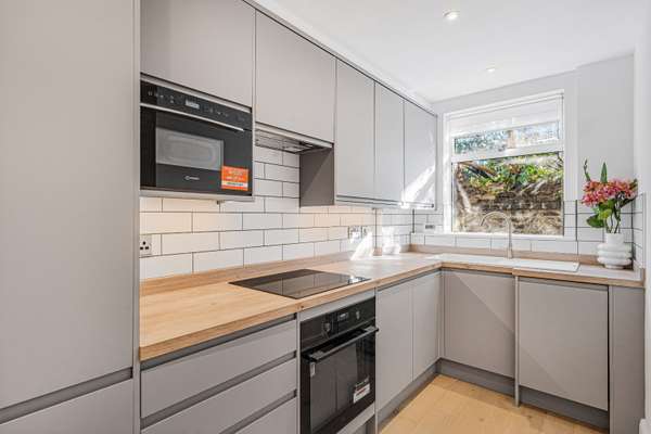 Flat Connaught Street in City of Westminster