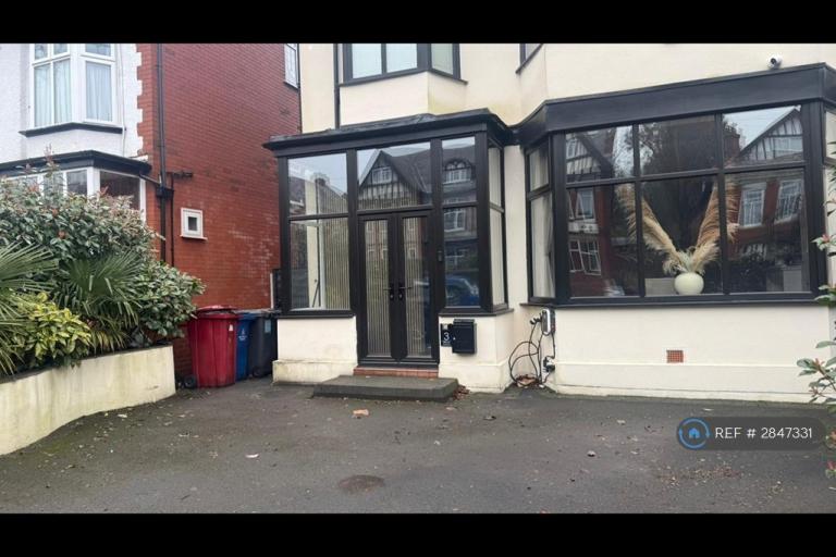 House Billinge Avenue in Blackburn