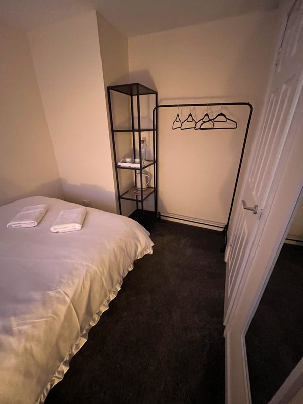 Room Finstock Avenue in Stoke-on-Trent
