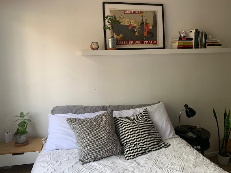 Room Pownall Road in Greater London