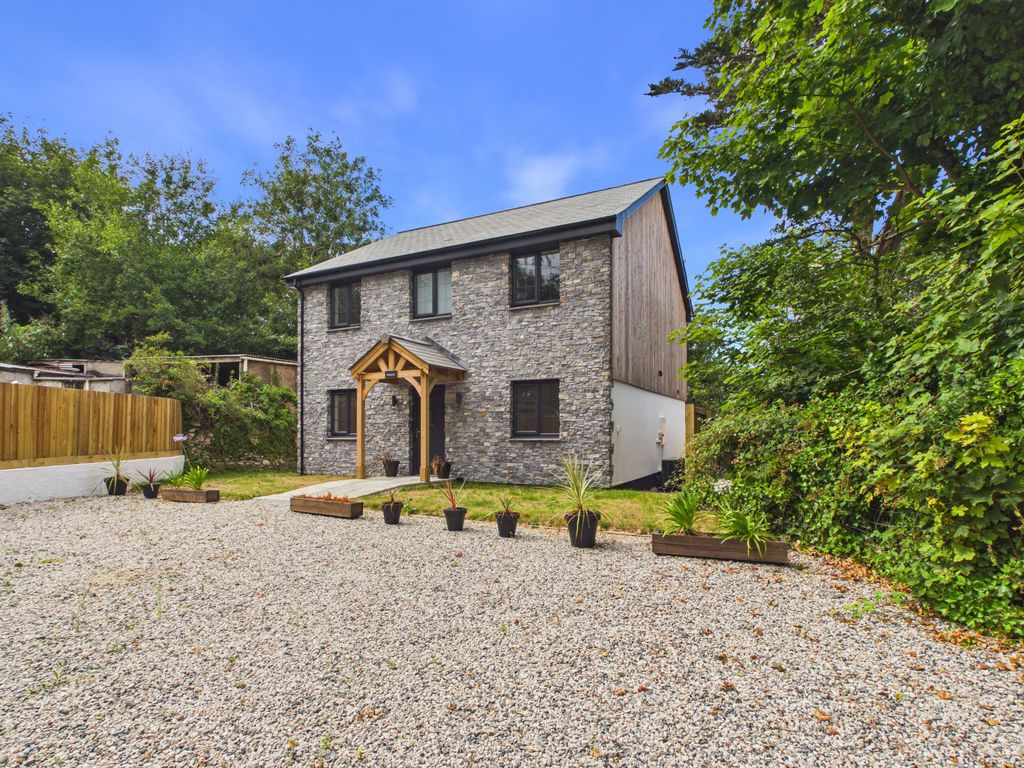 House Tolcarne Road in St. Day