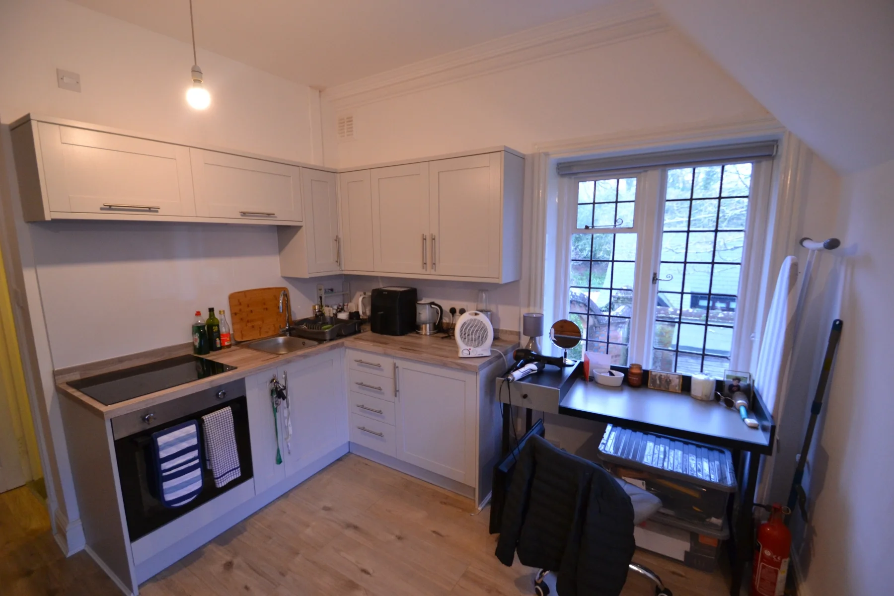 Flat Cowfold Road in Horsham