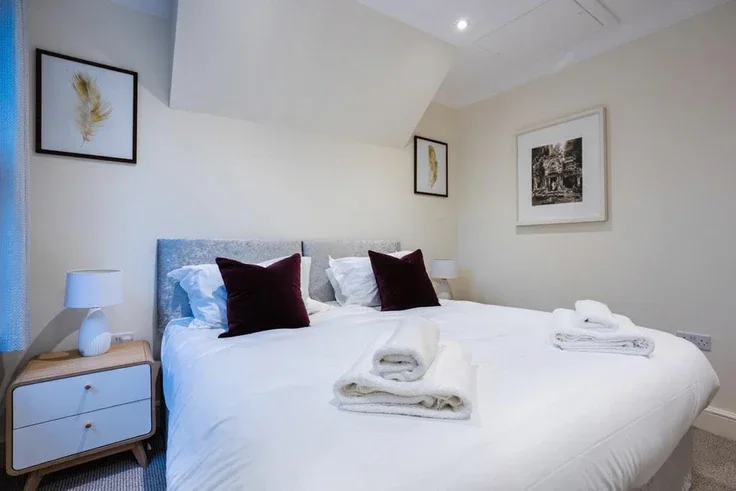 Flat Sheen Road in Greater London