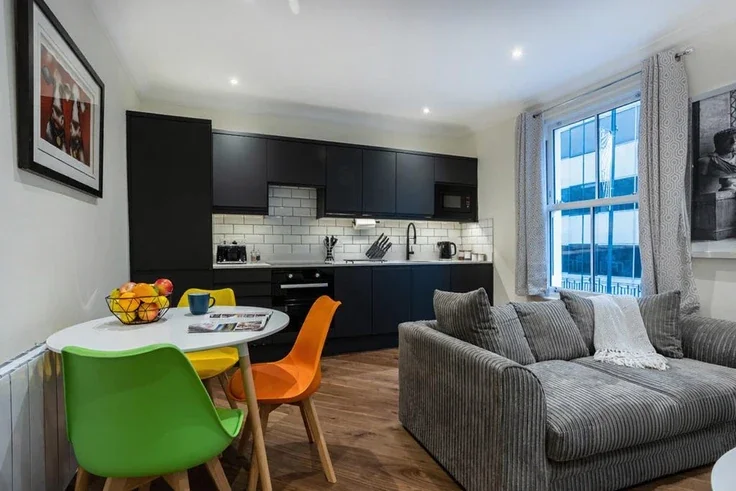 Flat Sheen Road in Greater London