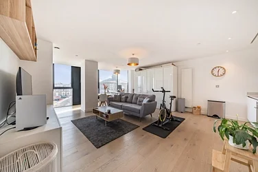 Flat Windermere Road in Greater London