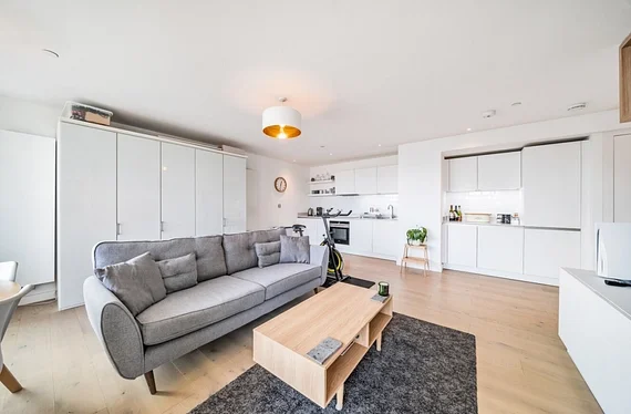 Flat Windermere Road in Greater London