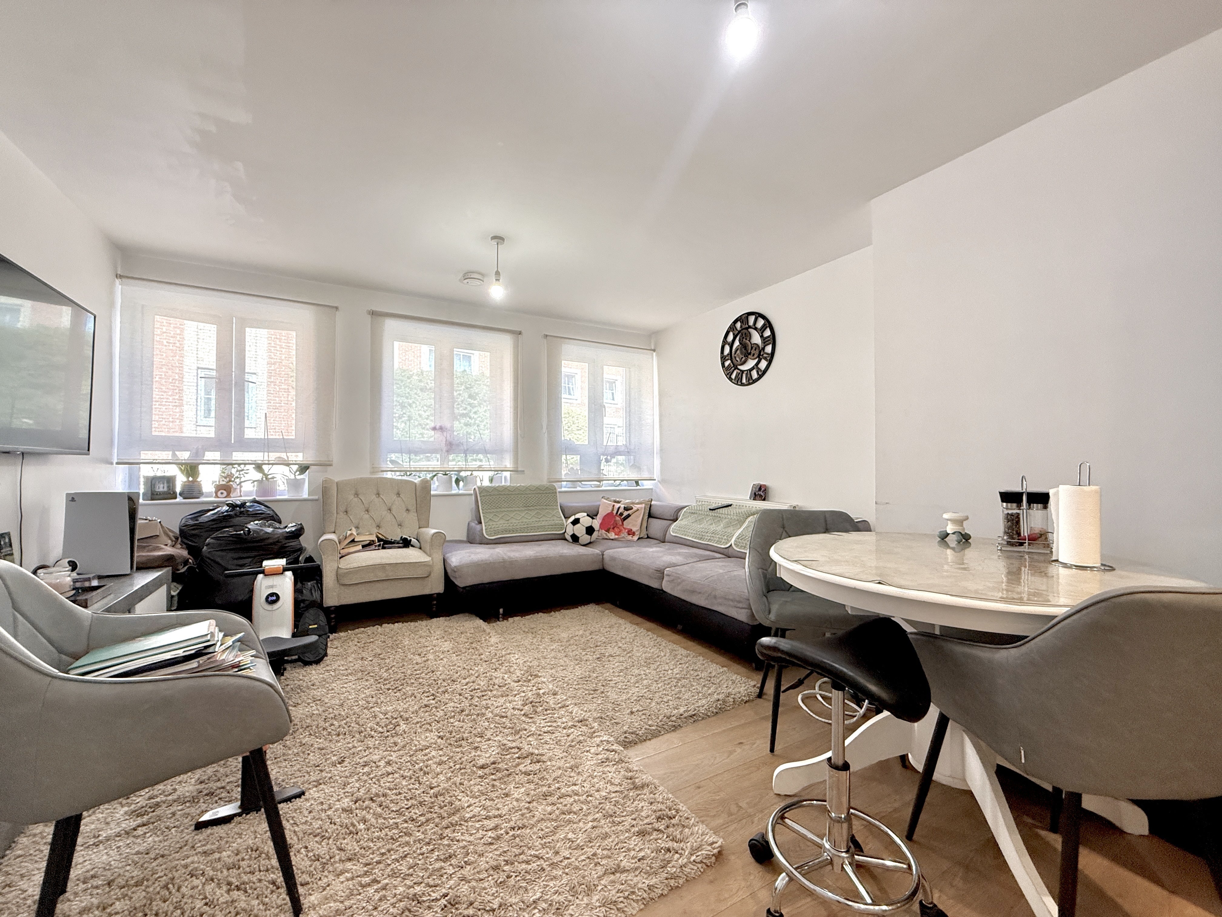 Flat Queen Anne Road in Maidstone