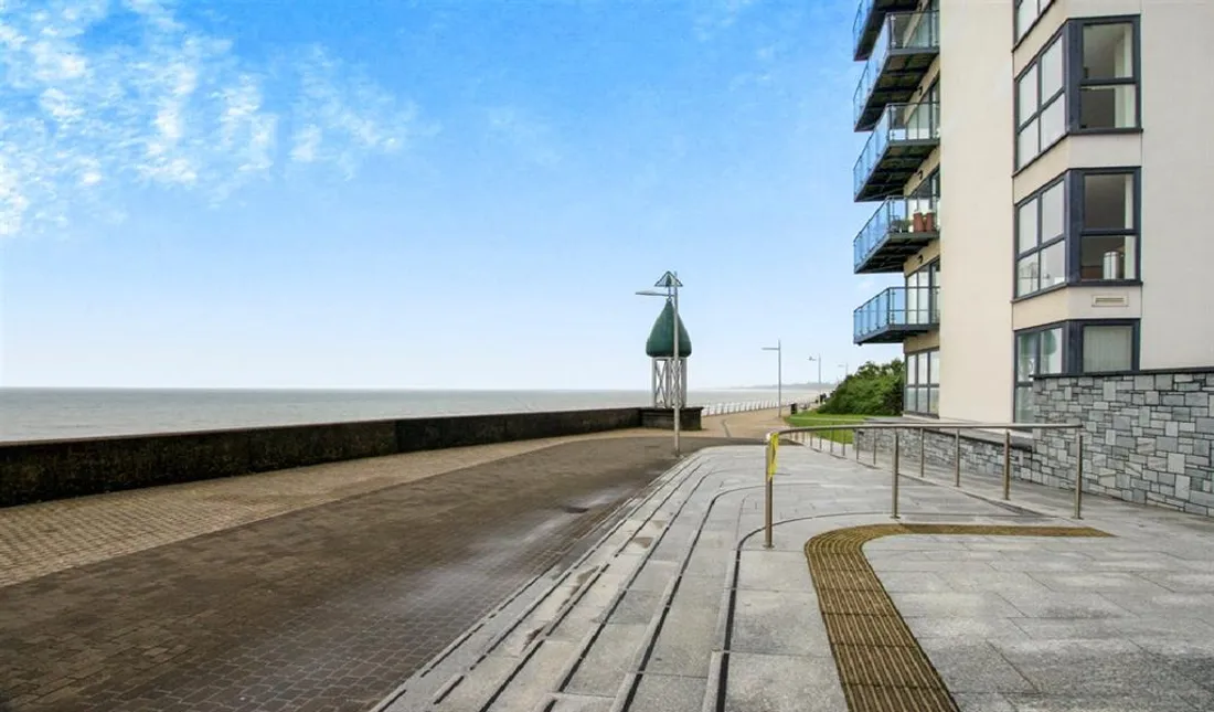 Flat Trawler Road in Swansea