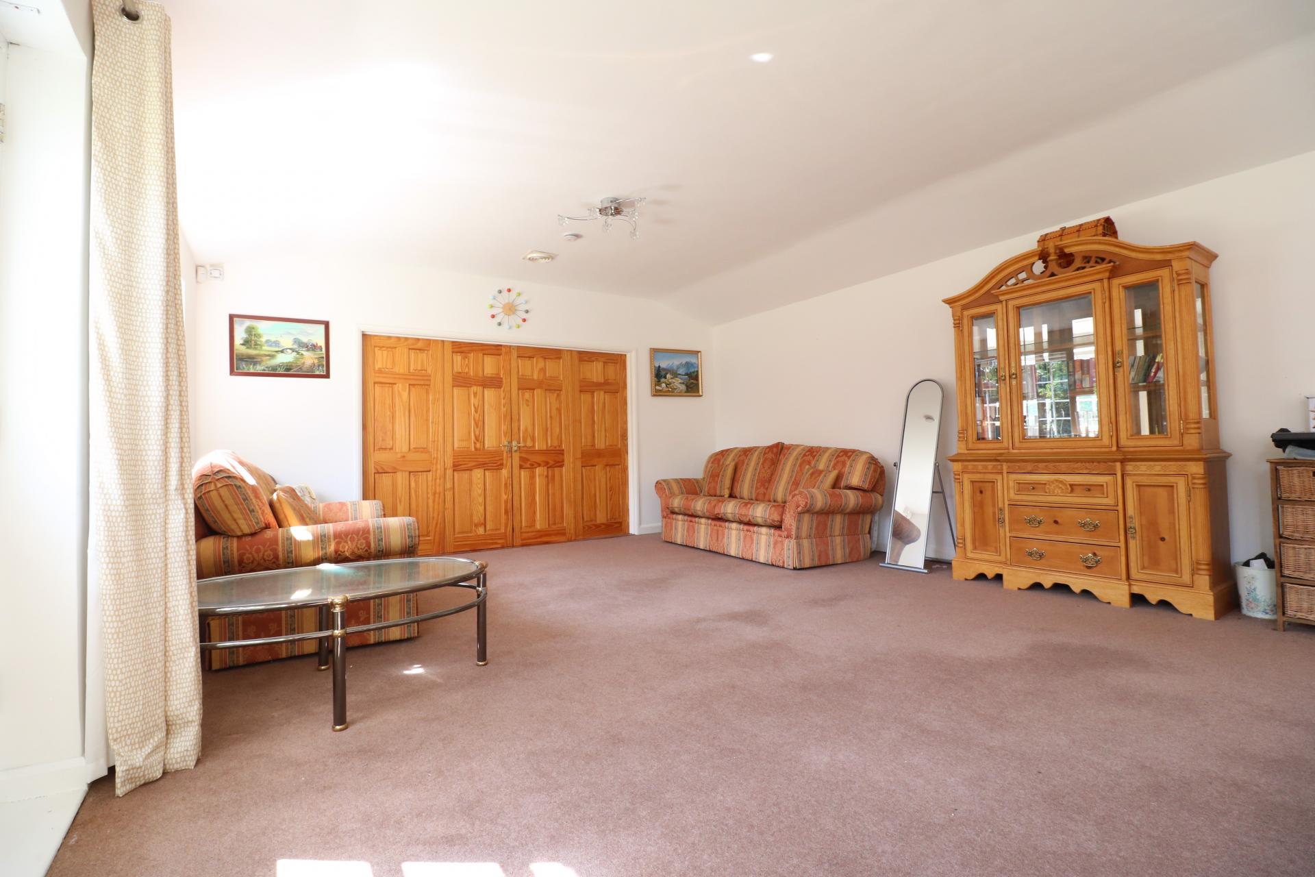 Room Wexham Park Lane in Slough