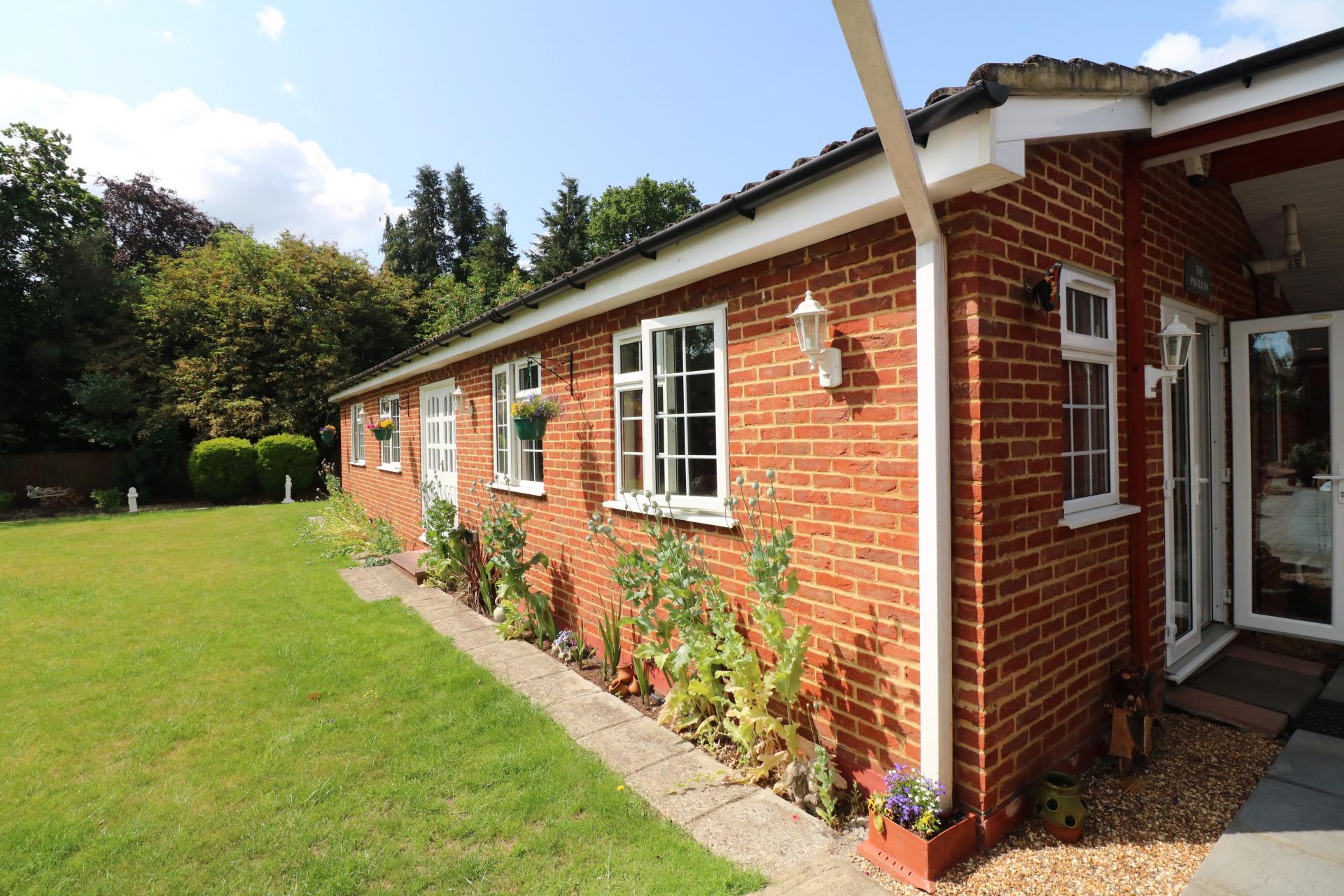 Room Wexham Park Lane in Slough