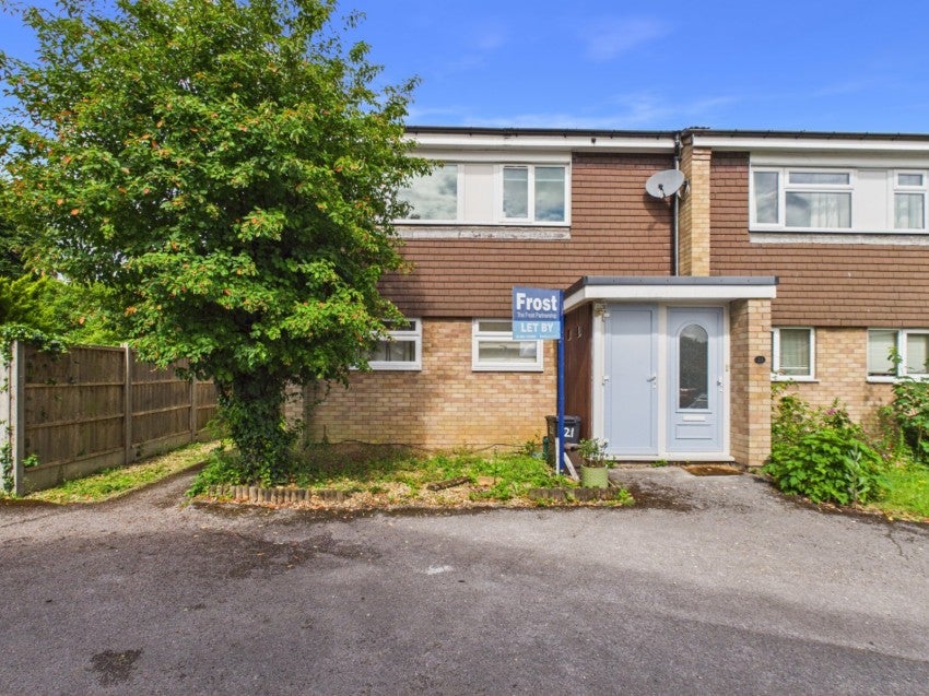 Flat Cumberland Close in Little Chalfont