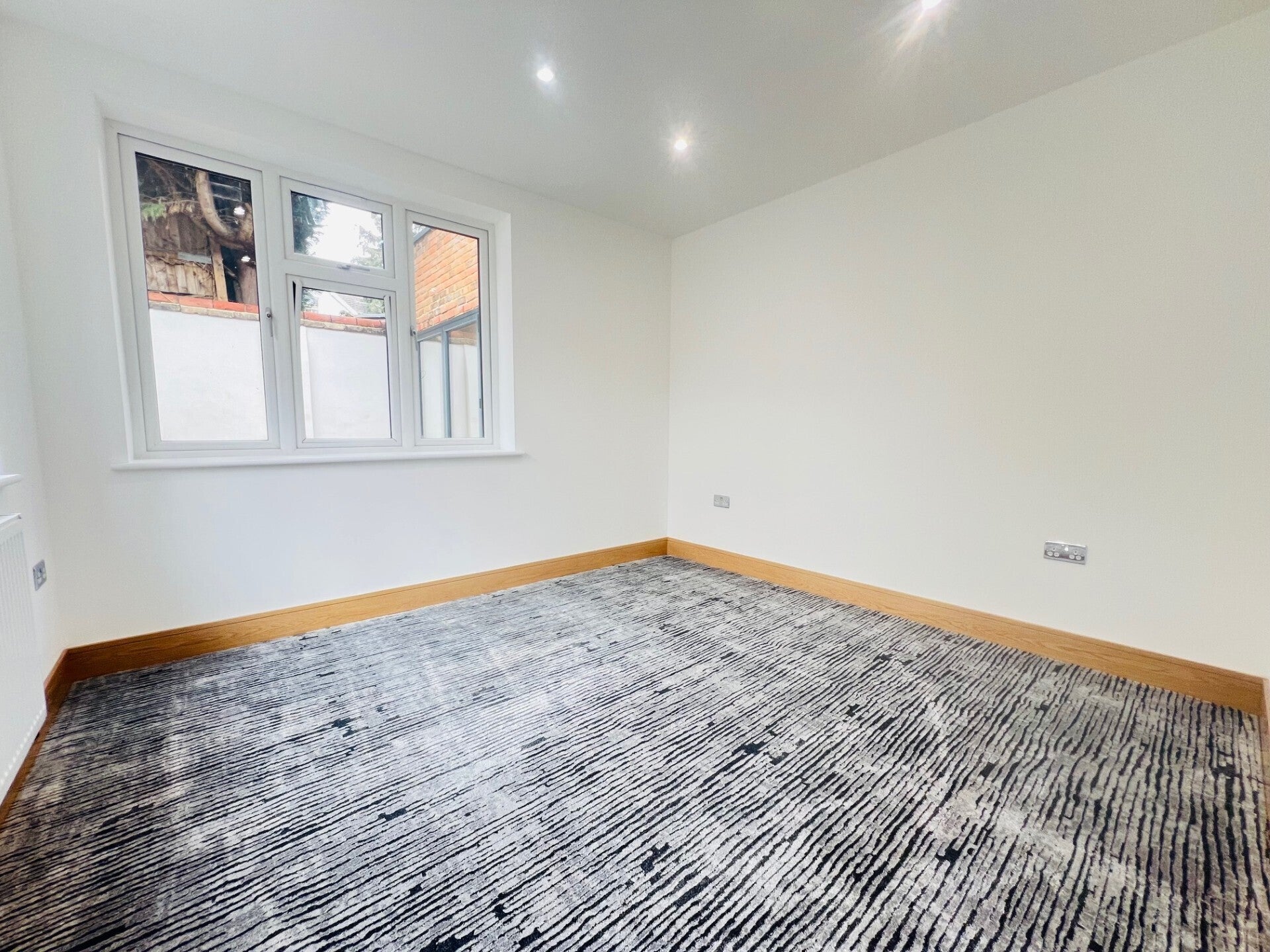 Flat Ashburton Road in Greater London