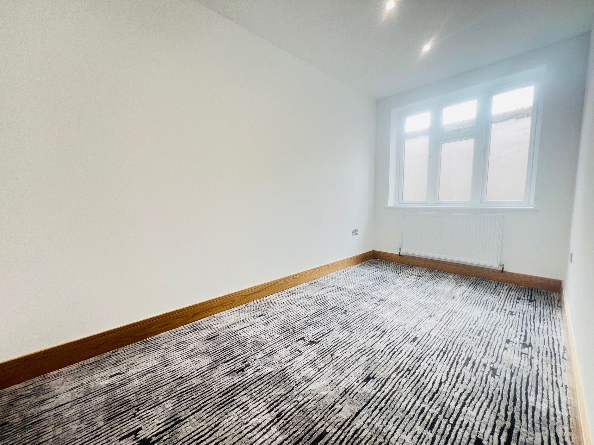 Flat Ashburton Road in Greater London