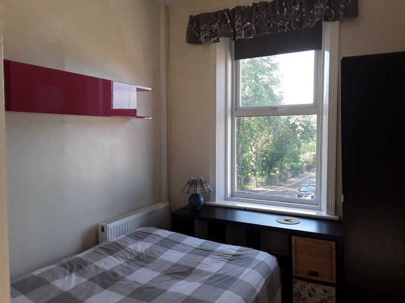 Room Avenue Road in Gateshead