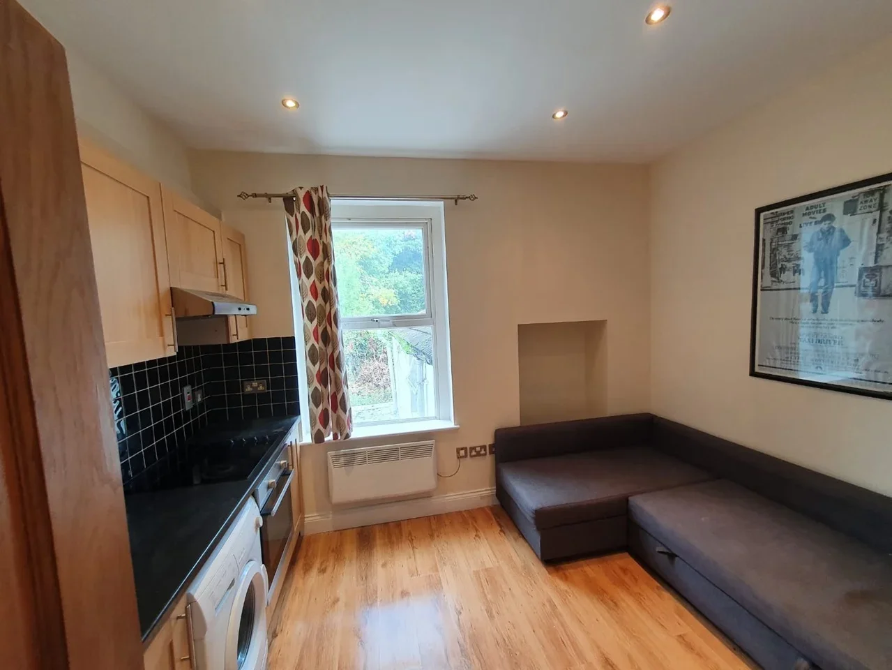 Flat Brownhill Road in Greater London
